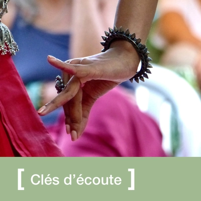 Exploring Music and Dance from North India | Odissi Dance (Indian Classical Dance) Main d'une danseuse
