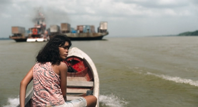 FILMAR Screenings – Manas, as part of the November 25 Campaign - Geneva. Une fille seule sur un petit bateau, elle regarde en arrière