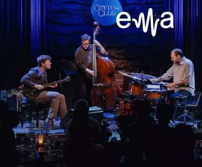 Ari Hoenig Masterclass Trio guitare contrebasse batterie sur scène