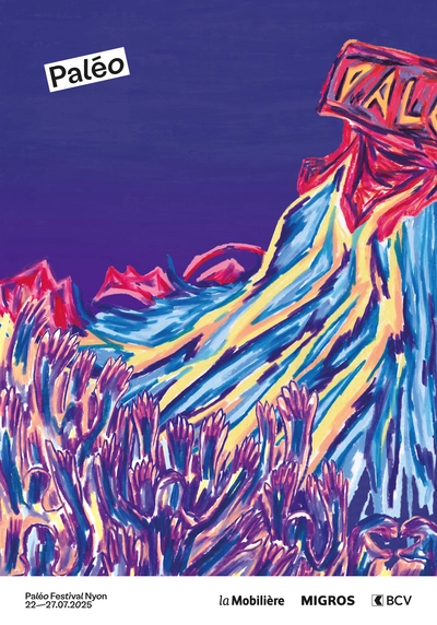 Affiche colorée du Paléo Festival Nyon 2025. Sur un fond violet foncé, une montagne multicolore descend en cascade, dominée par un panneau rouge marqué « PALÉO ». En bas de l’image, une foule de mains levées, stylisées en violet et rose, évoque l’énergie d’un concert. En bas, les dates du festival (22—27 juillet 2025) et les logos des partenaires : la Mobilière, Migros, BCV. L’affiche 2025 invite à plonger dans le grand bain, celui de la foule et de son énergie entraînante. Réalisée par l’artiste et musicienne Chiara Pugliese.