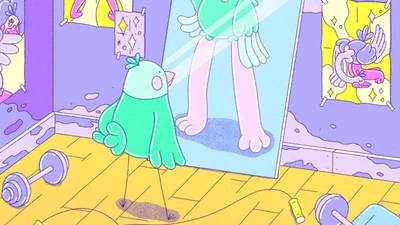 Un dessin aux couleurs pastel. Un oiseau vert se regarde dans un miroir. Il y a des haltères et une corde à sauter au sol, et des affiches d'autruche sur les murs.