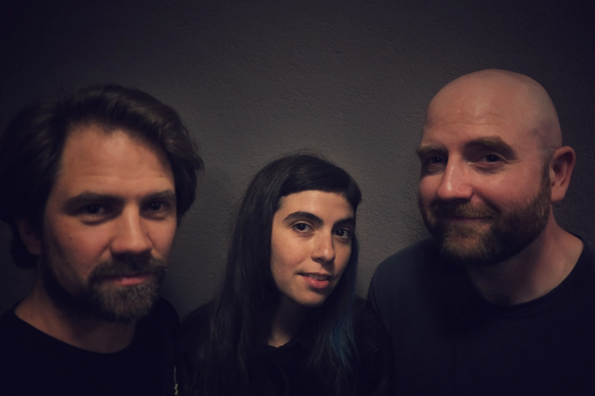 Nebbia/Downes/Lisle «Exhaust»