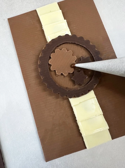 Workshop Create your own chocolate watch Atelier Montre Chocolat au centre de Genève