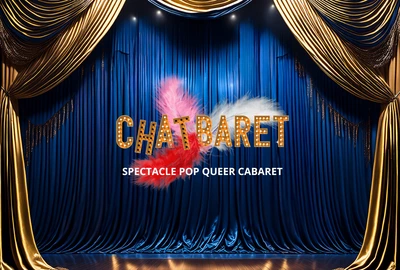 Une scène de cabaret avec un rideau bleu et des dorures
