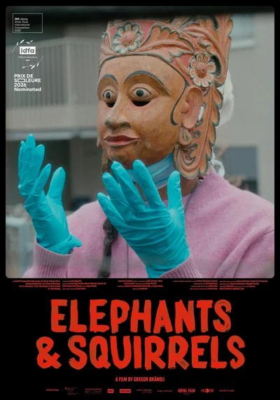 Sunday Cinema X FIFDH: Elephants & Squirrels Affiche du film avec une personne portant un masque sri-lankais et des gants de travail bleus.