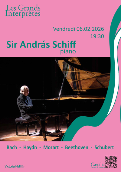 Sur fond rose, Sir Schiff jouant du piano