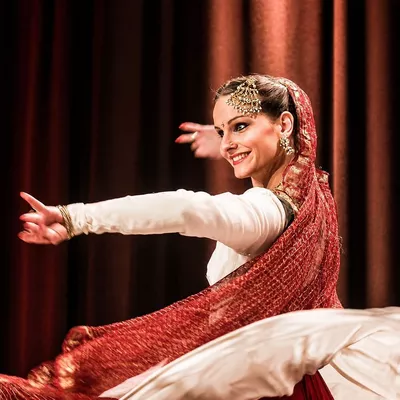 Ethno Fridays: Kashi, Traditional Music and Dance from Benares Danseuse
