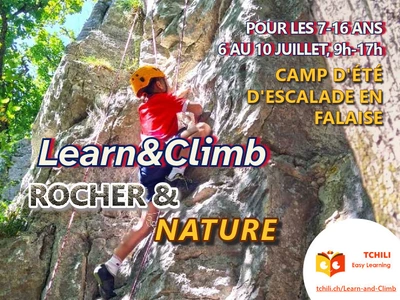 Jeune grimpant en falaise pendant un camp Tchili Easy Learning