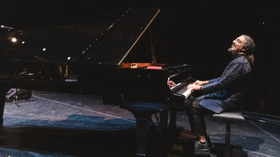 Aleph en concert à son piano